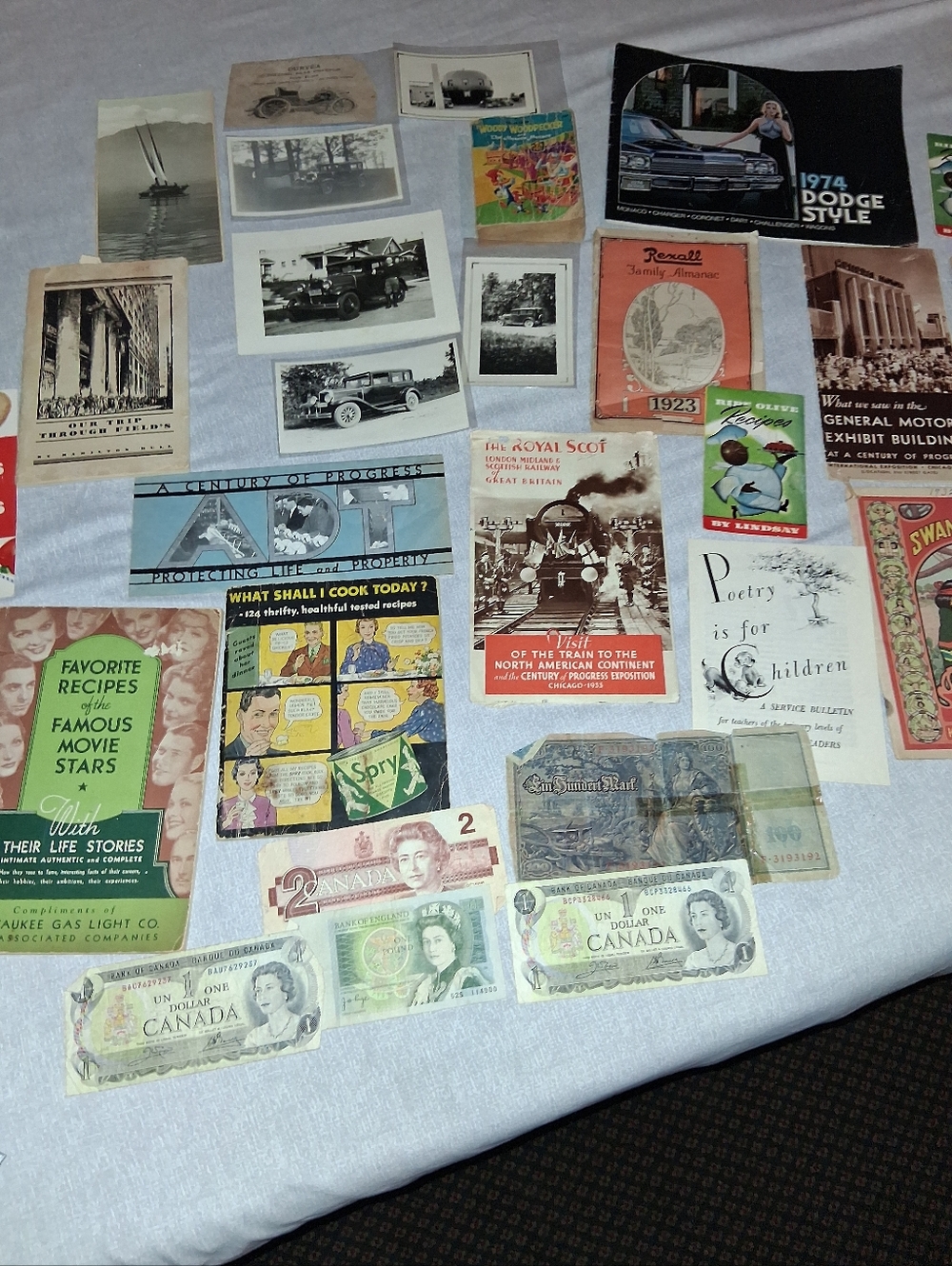 28 pieces, vintage brochures, cookbooks, @more great for the collector